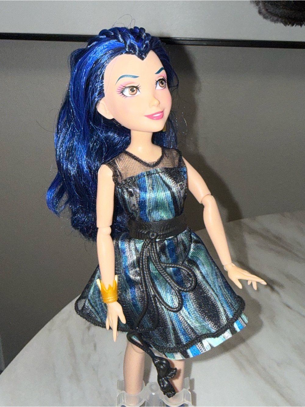 Descendent Evie lost of the isle doll